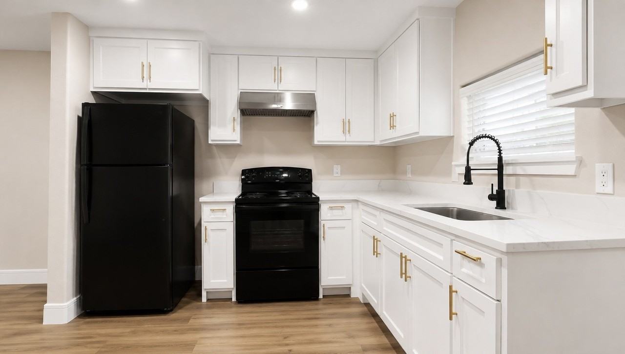 1005 Winnie St - Photo 5 of 14