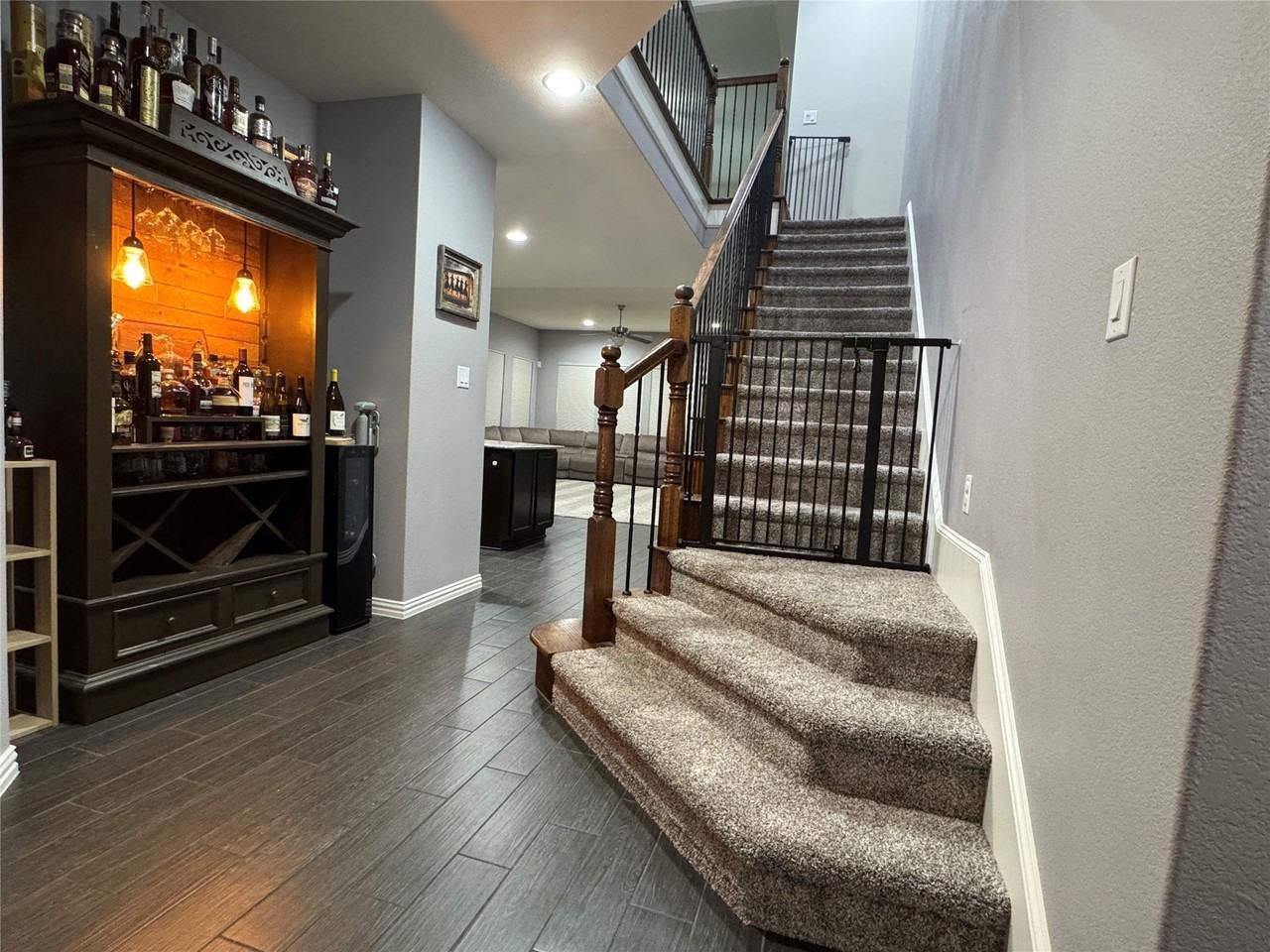 1100 Berrydale Dr - Photo 4 of 35