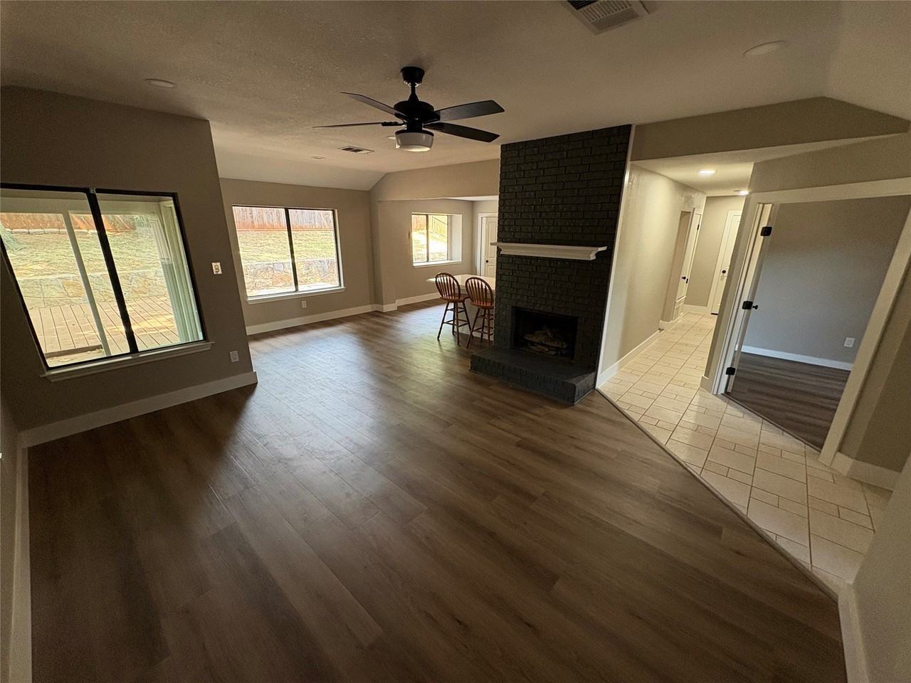 2710 Vistaview Dr - Photo 2 of 21