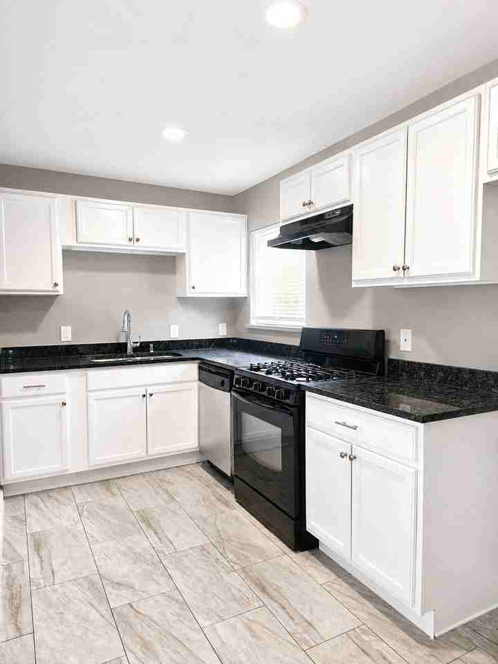 3735 Stateoak Dr - Photo 3 of 17