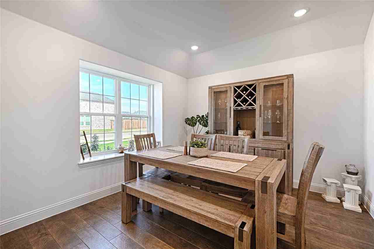 204 Tartane Dr - Photo 4 of 30