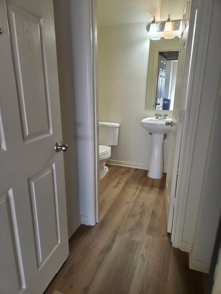 6820 Carrington Ln - Photo 7 of 24