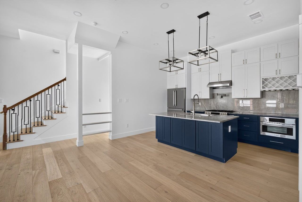 2349 N Carroll Ave - Photo 7 of 21