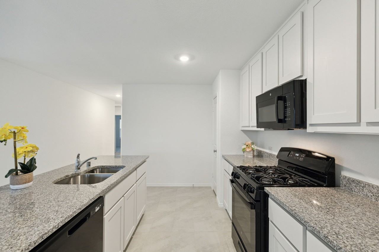 2517 Bunkerton Dr - Photo 4 of 30