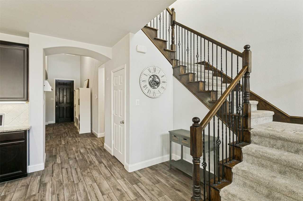 6356 Brynwyck Ln - Photo 5 of 35