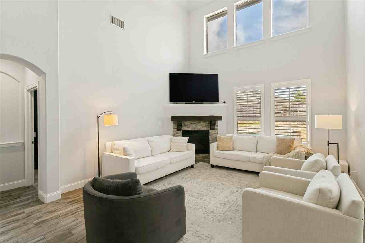 6356 Brynwyck Ln - Photo 7 of 35
