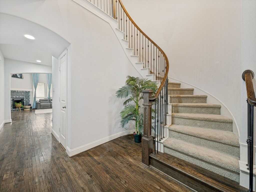 5112 Engleswood Trl - Photo 2 of 31