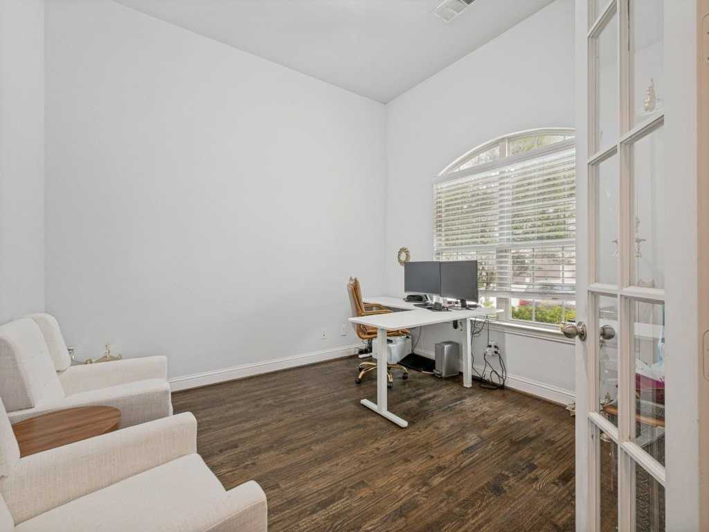 5112 Engleswood Trl - Photo 3 of 31