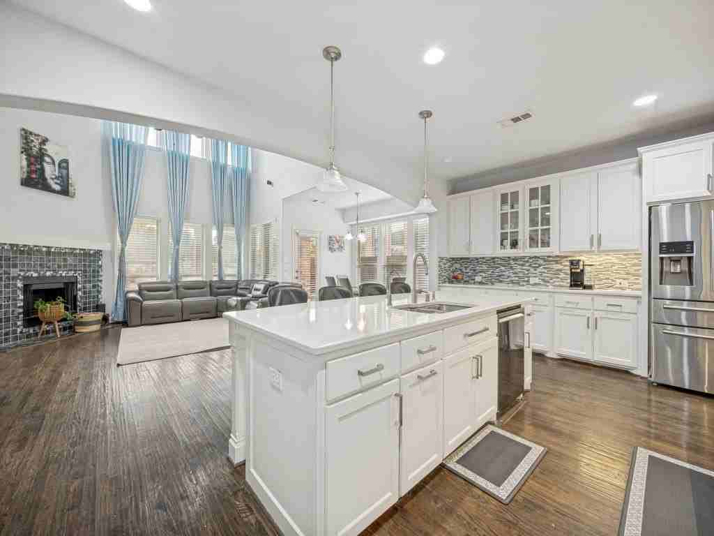 5112 Engleswood Trl - Photo 6 of 31