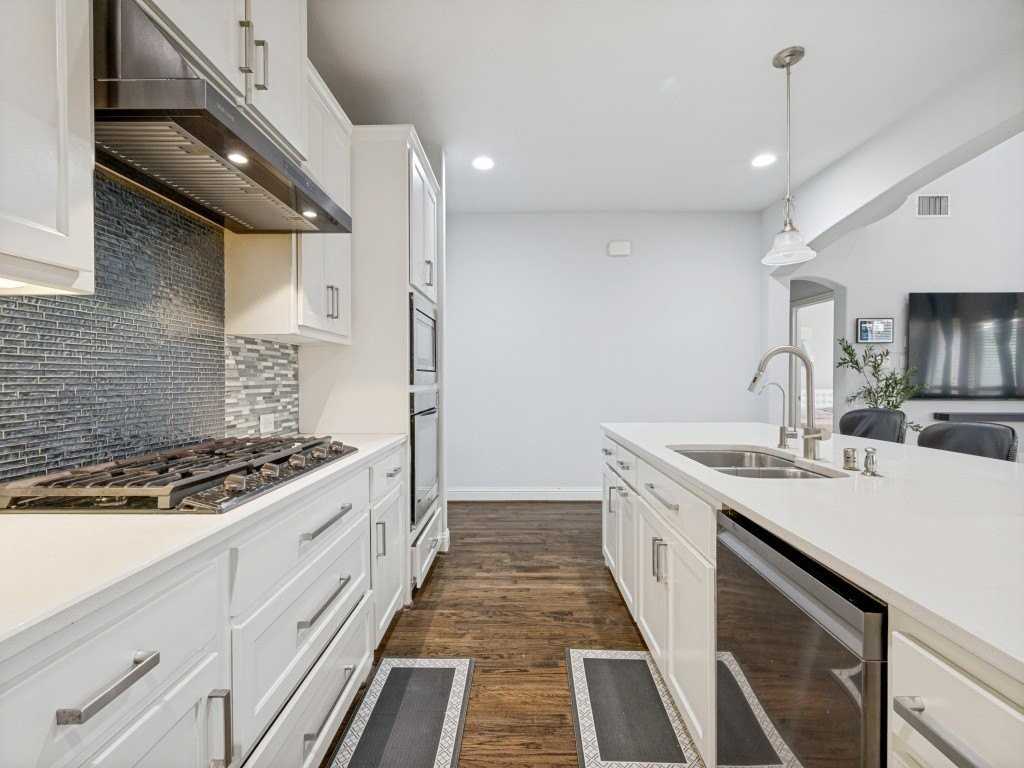 5112 Engleswood Trl - Photo 7 of 31