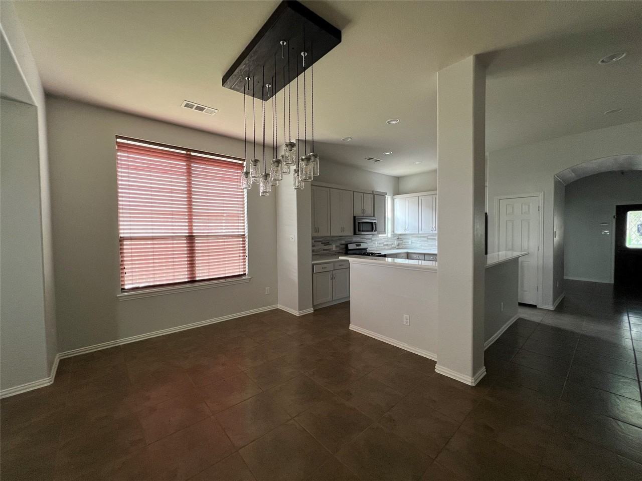 9405 Drovers View Trl - Photo 6 of 9