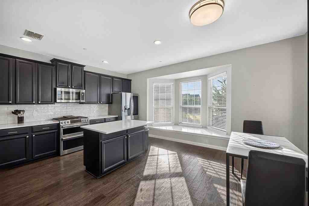 7880 Oxer Dr - Photo 6 of 36