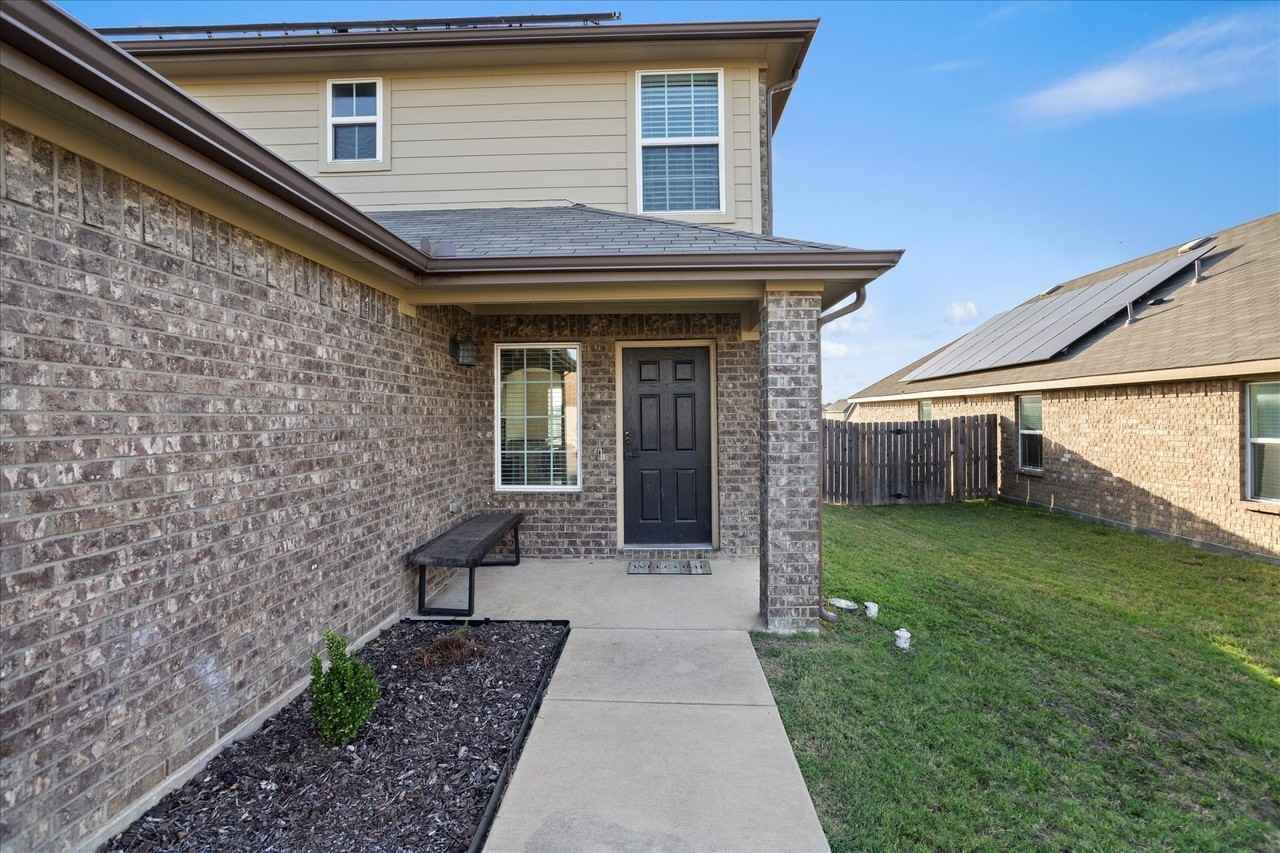 1604 Blue Jay Dr - Photo 3 of 34