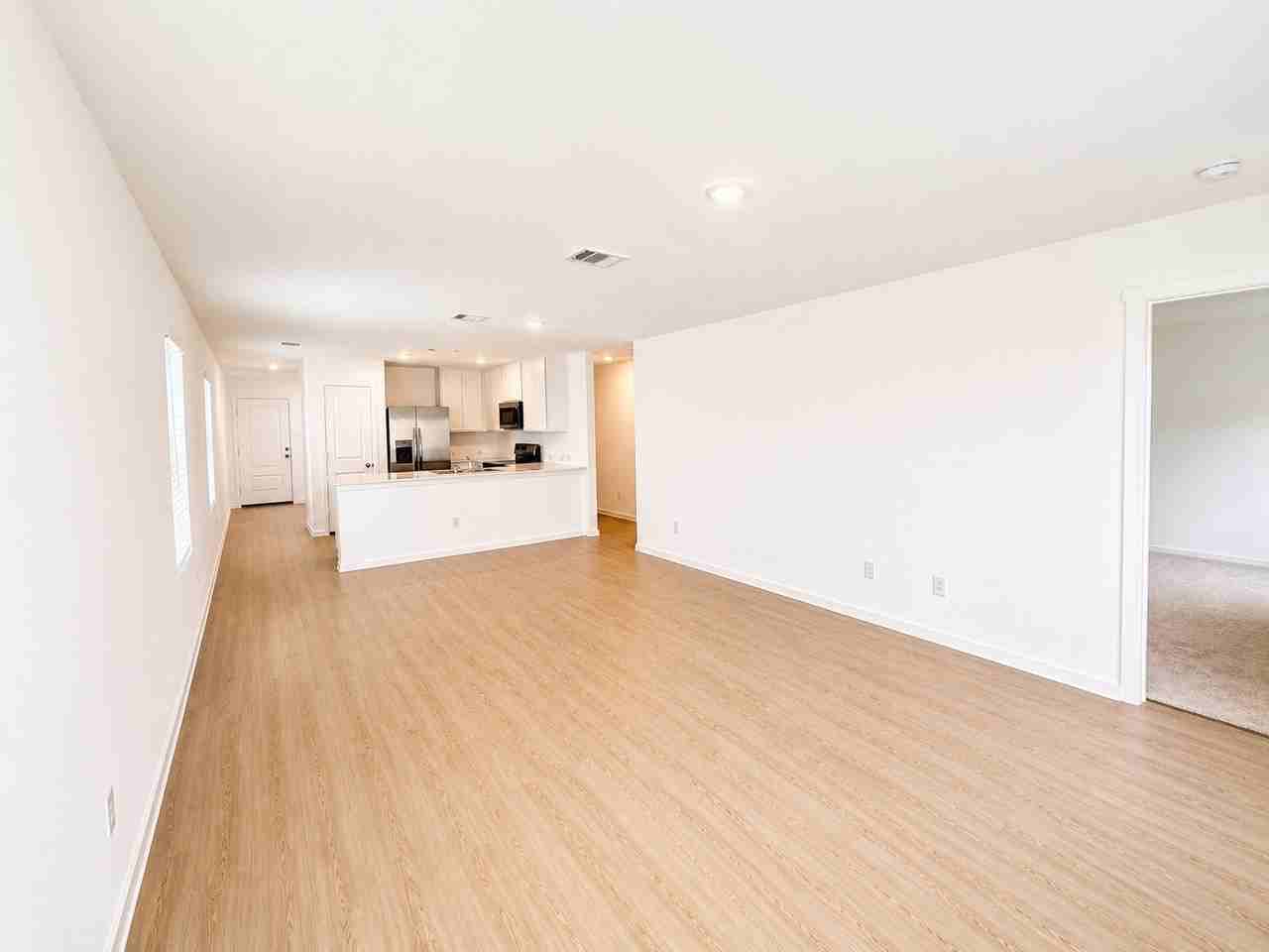 5326 Cinnamon Ln - Photo 3 of 21