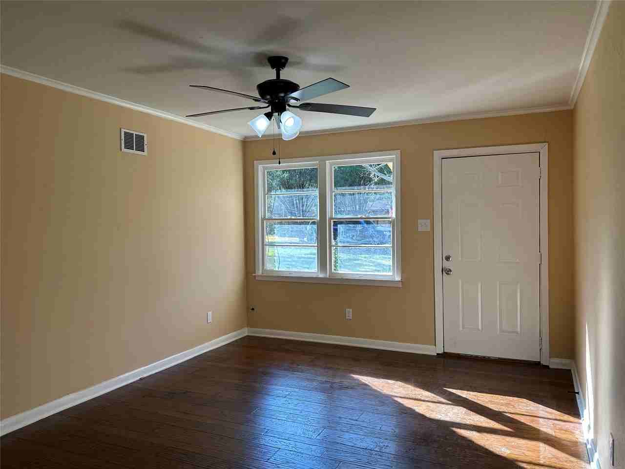 9113 Laurie Ln - Photo 3 of 18