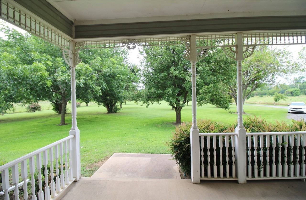 8150 Bob White Rd - Photo 4 of 36