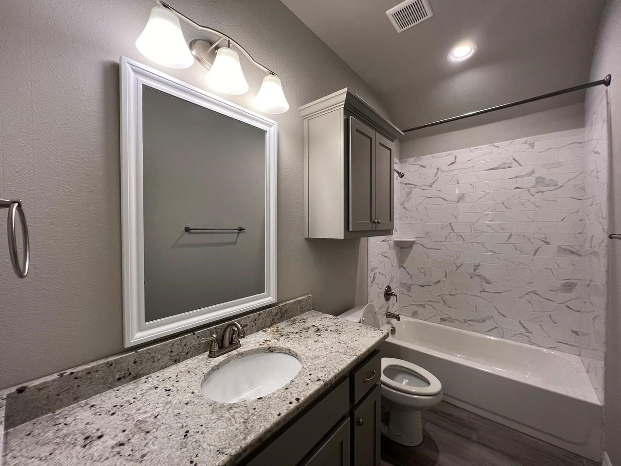 149 Frank St - Photo 6 of 36