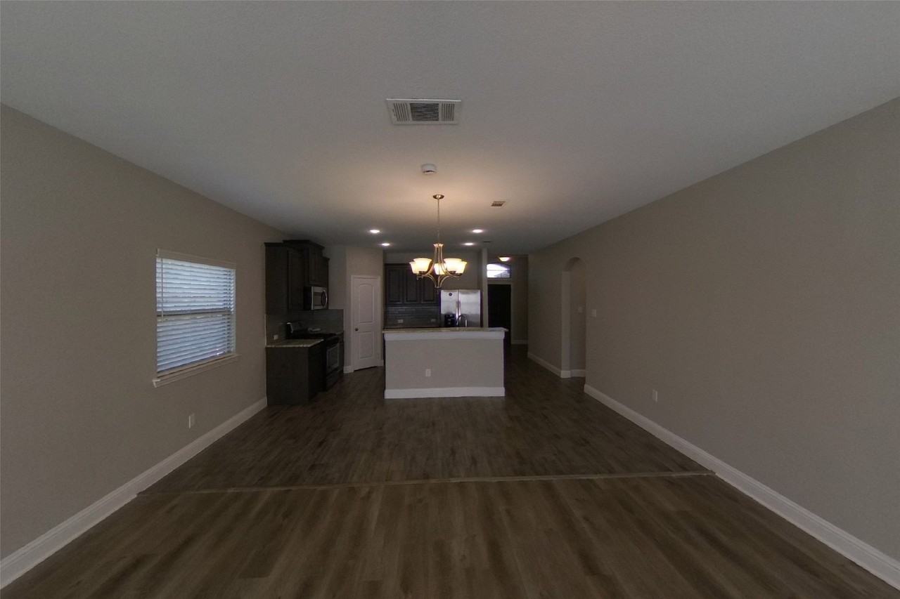 7712 Cottonwood Dr - Photo 2 of 19
