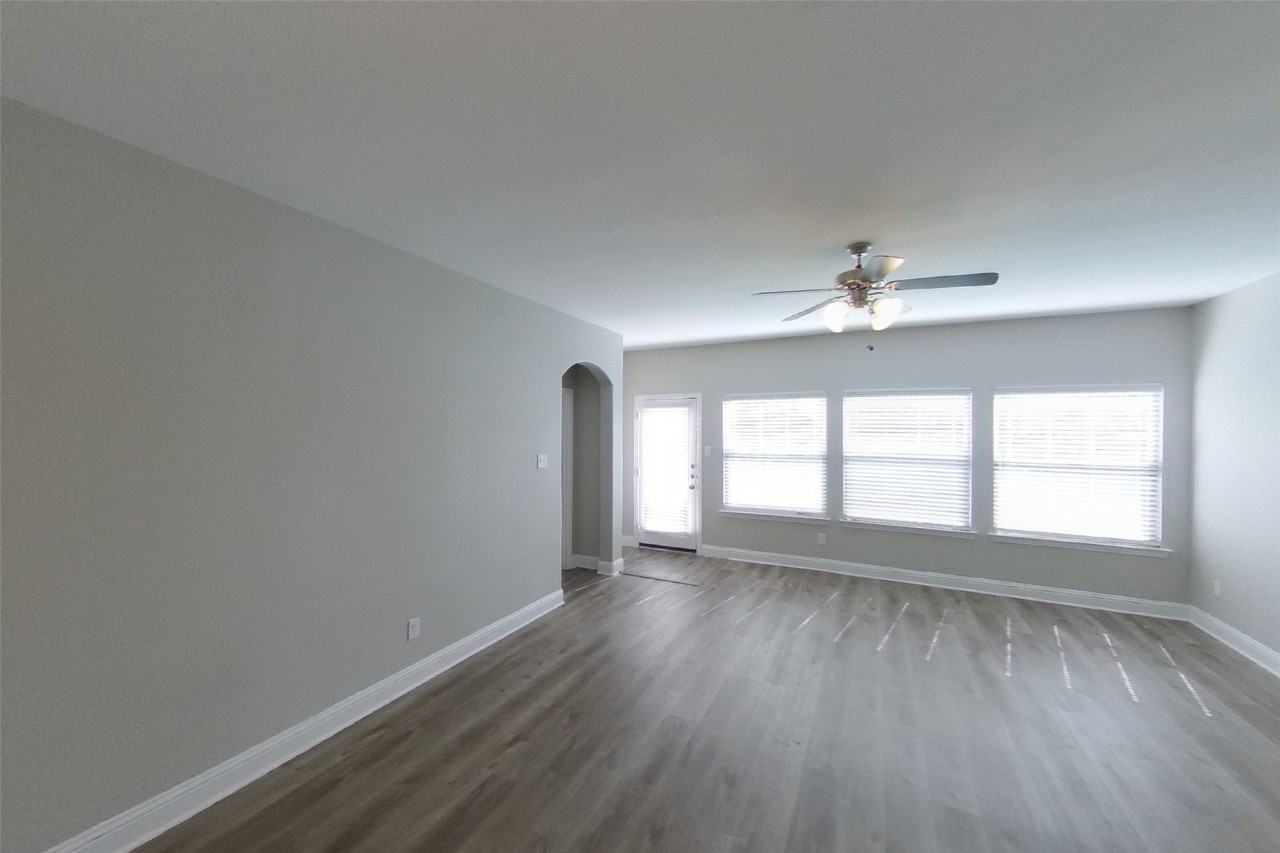 7712 Cottonwood Dr - Photo 3 of 19