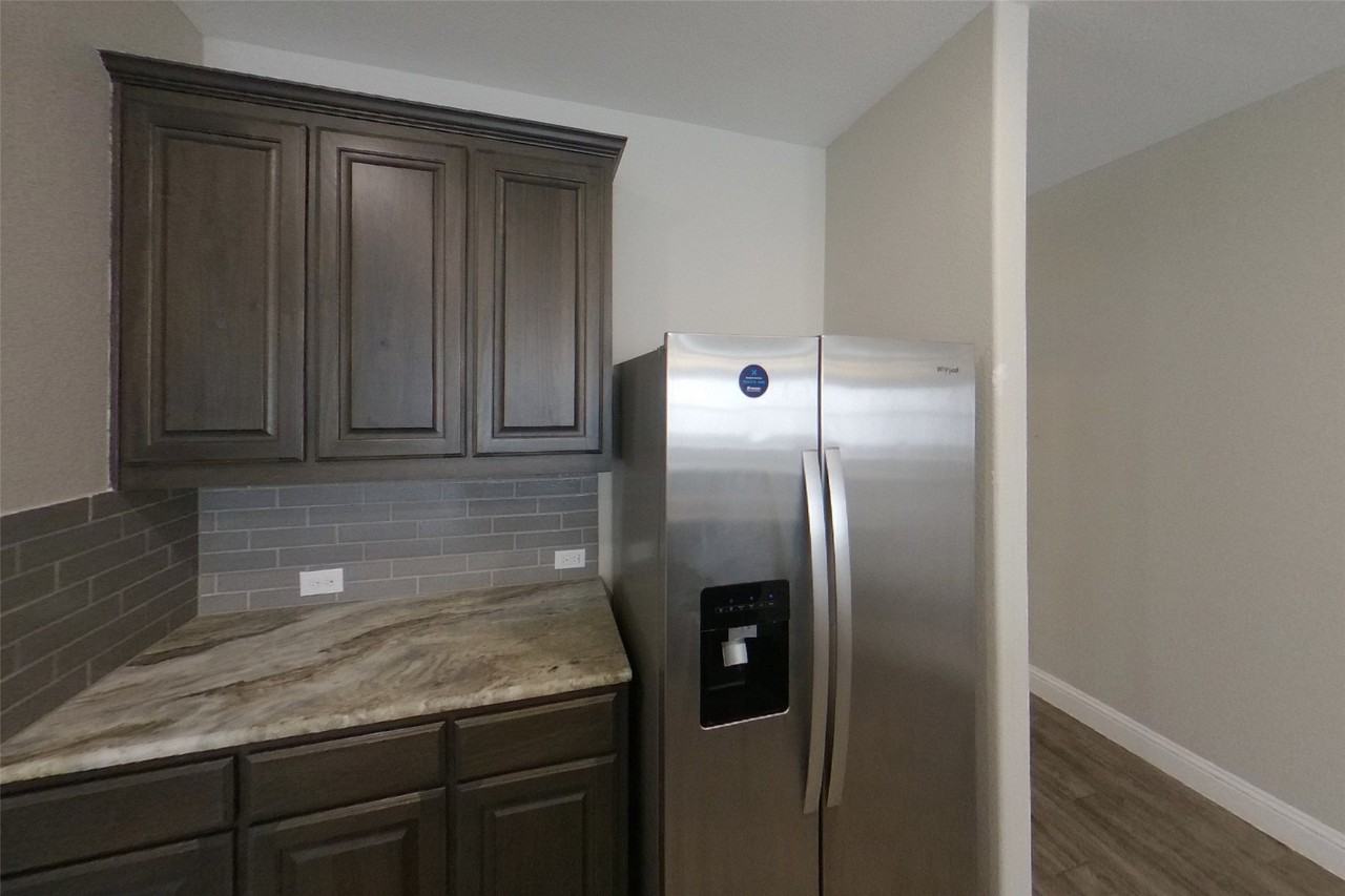 7712 Cottonwood Dr - Photo 6 of 19
