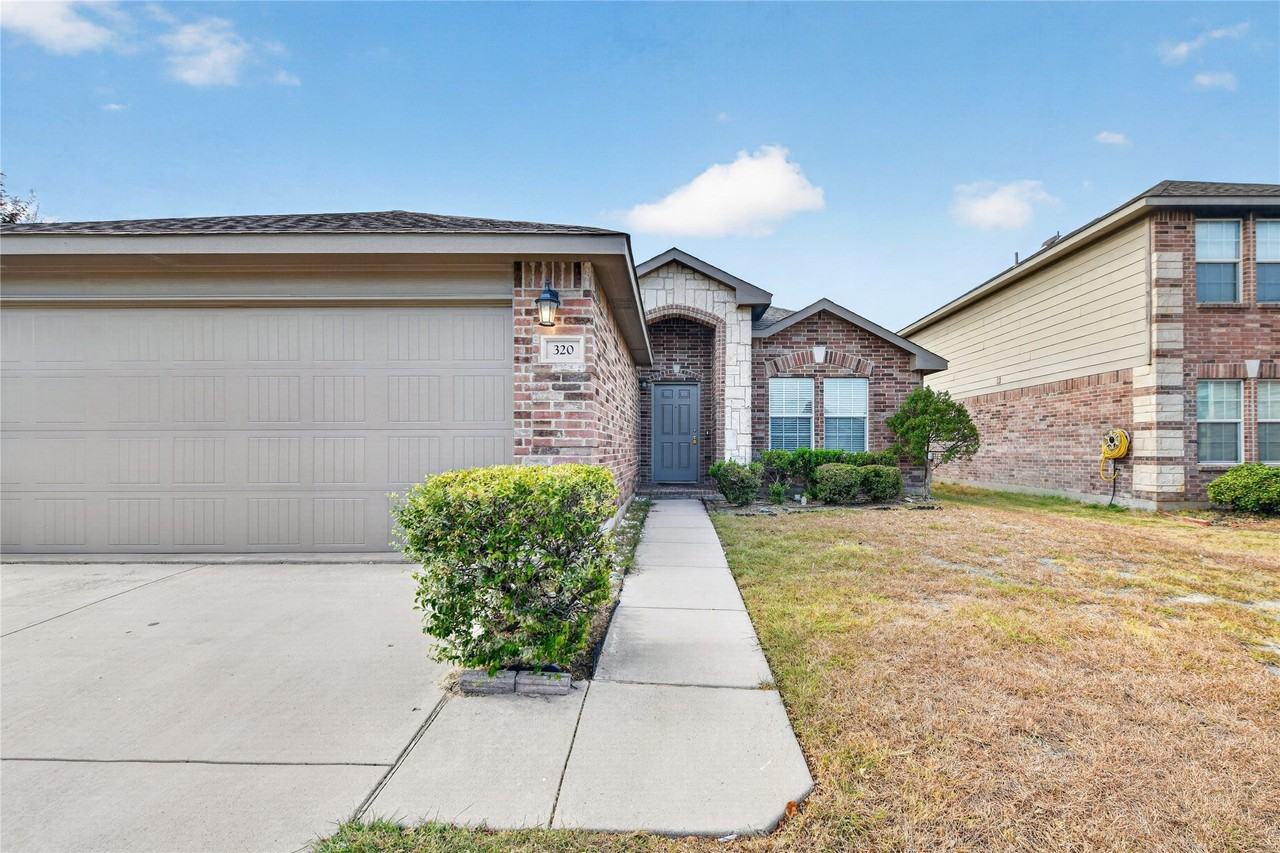 320 Chalkstone Dr - Photo 4 of 28