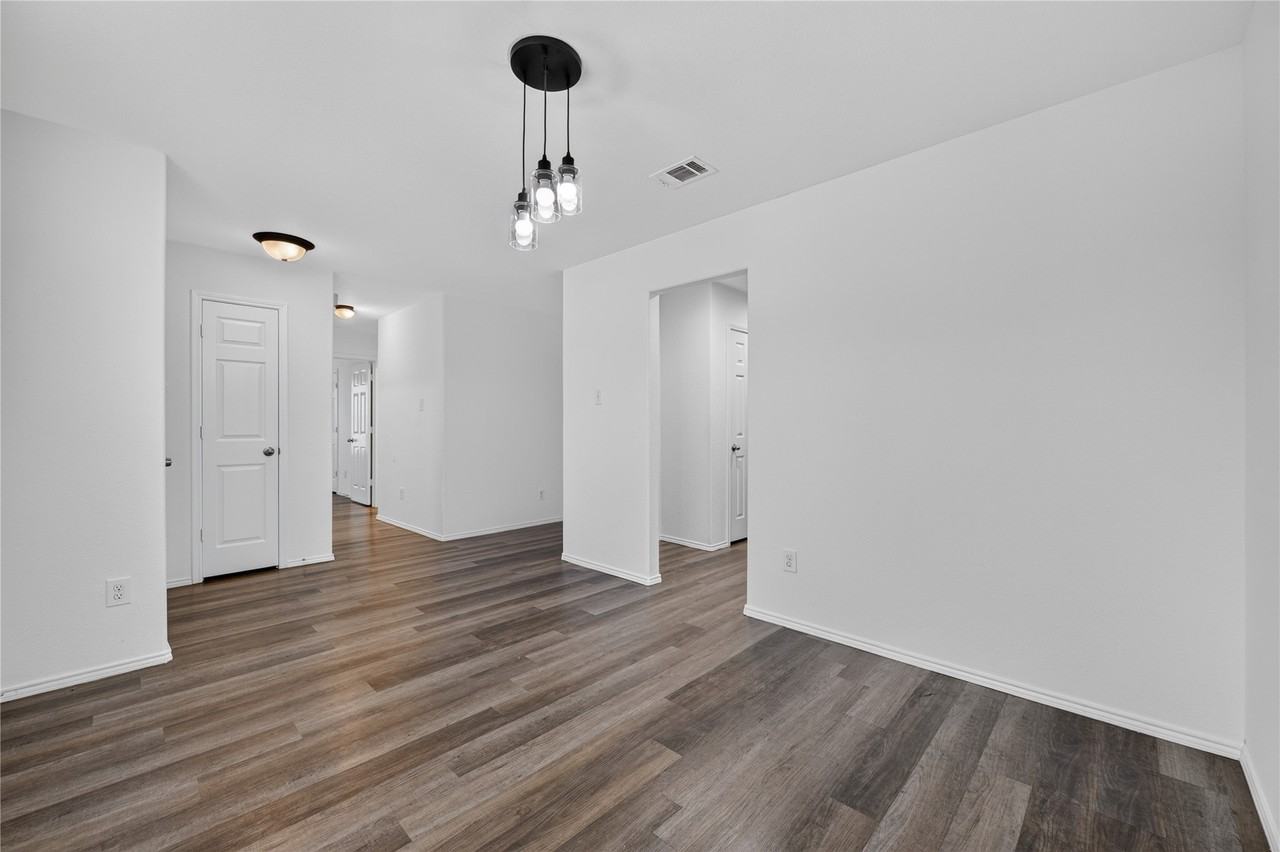 320 Chalkstone Dr - Photo 6 of 28
