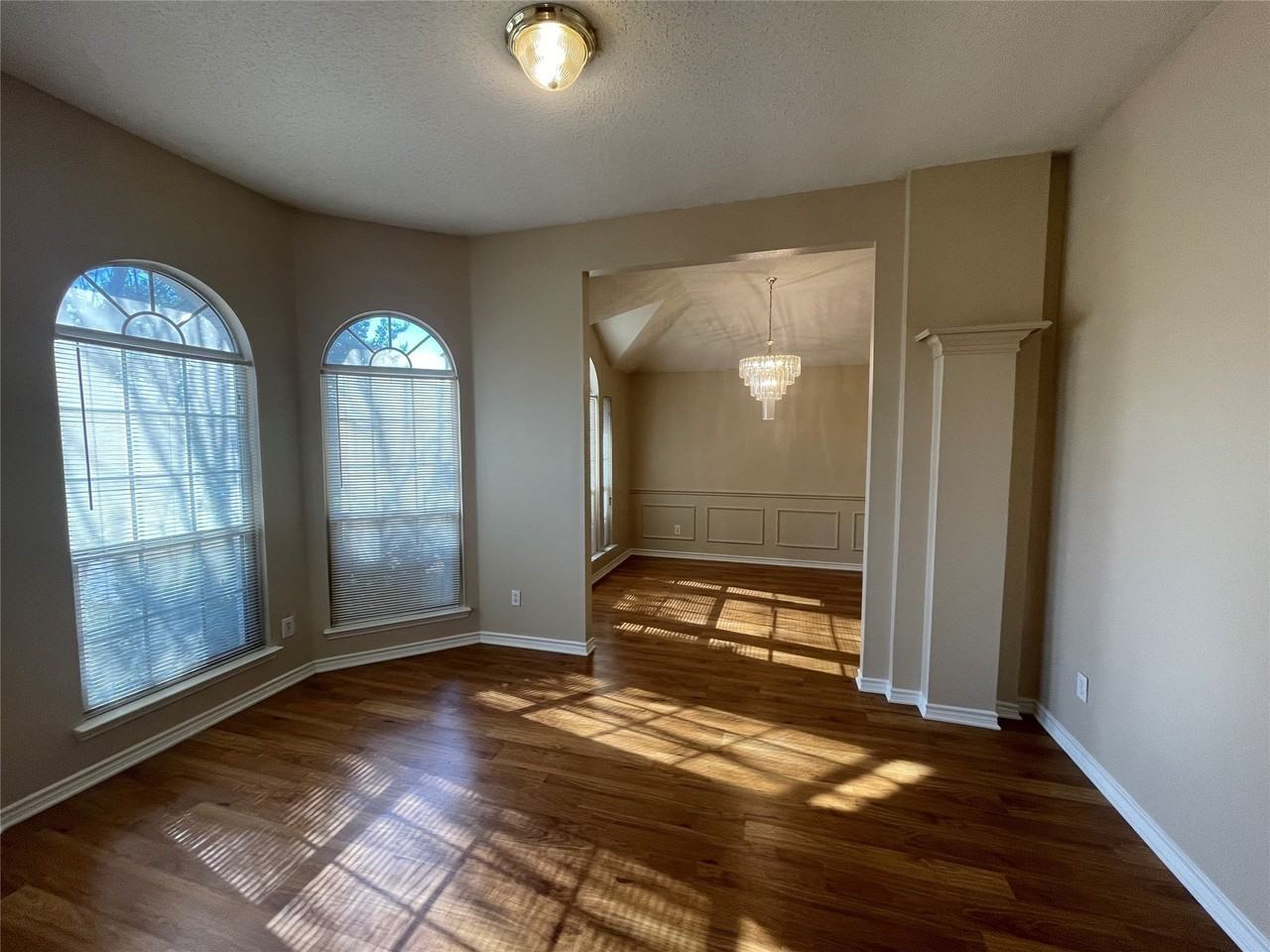 1557 Aberdeen Dr - Photo 2 of 14