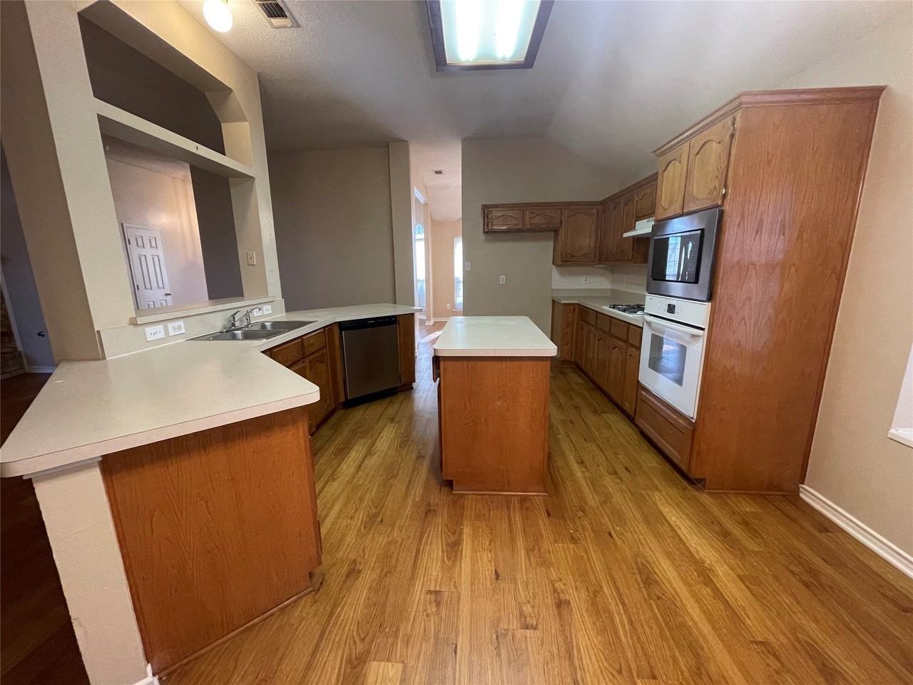 1557 Aberdeen Dr - Photo 5 of 14