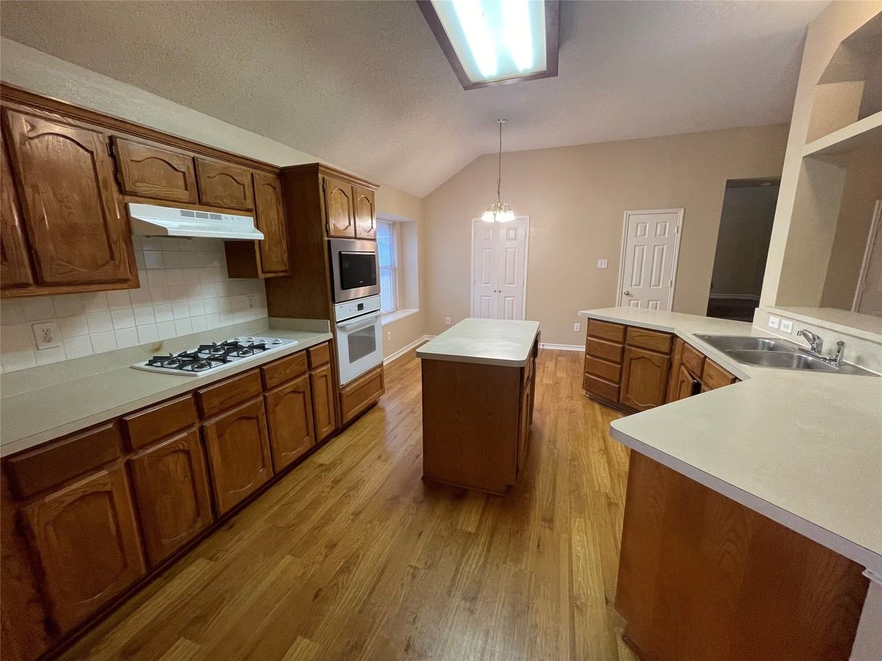 1557 Aberdeen Dr - Photo 7 of 14