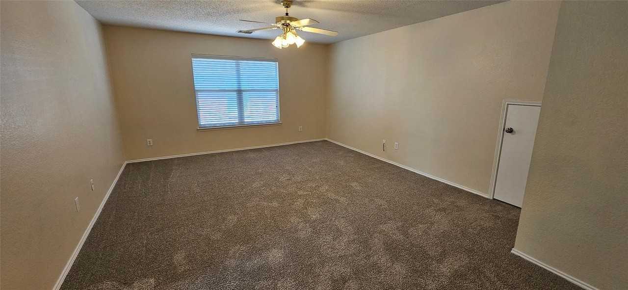 2820 Deer Ridge Dr - Photo 5 of 13