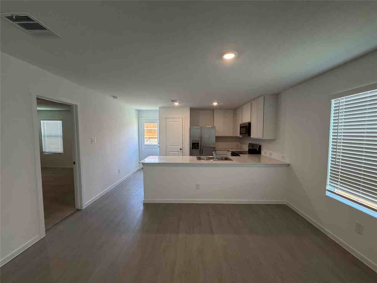 5330 Cinnamon Ln - Photo 3 of 14