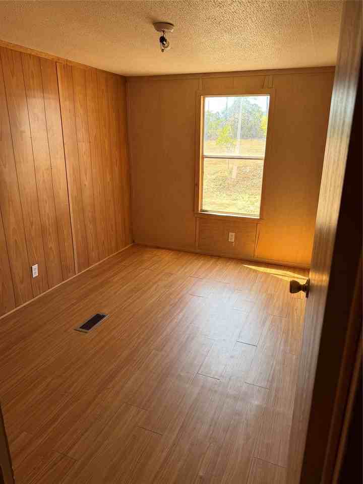 128 Rommel Ct - Photo 4 of 15