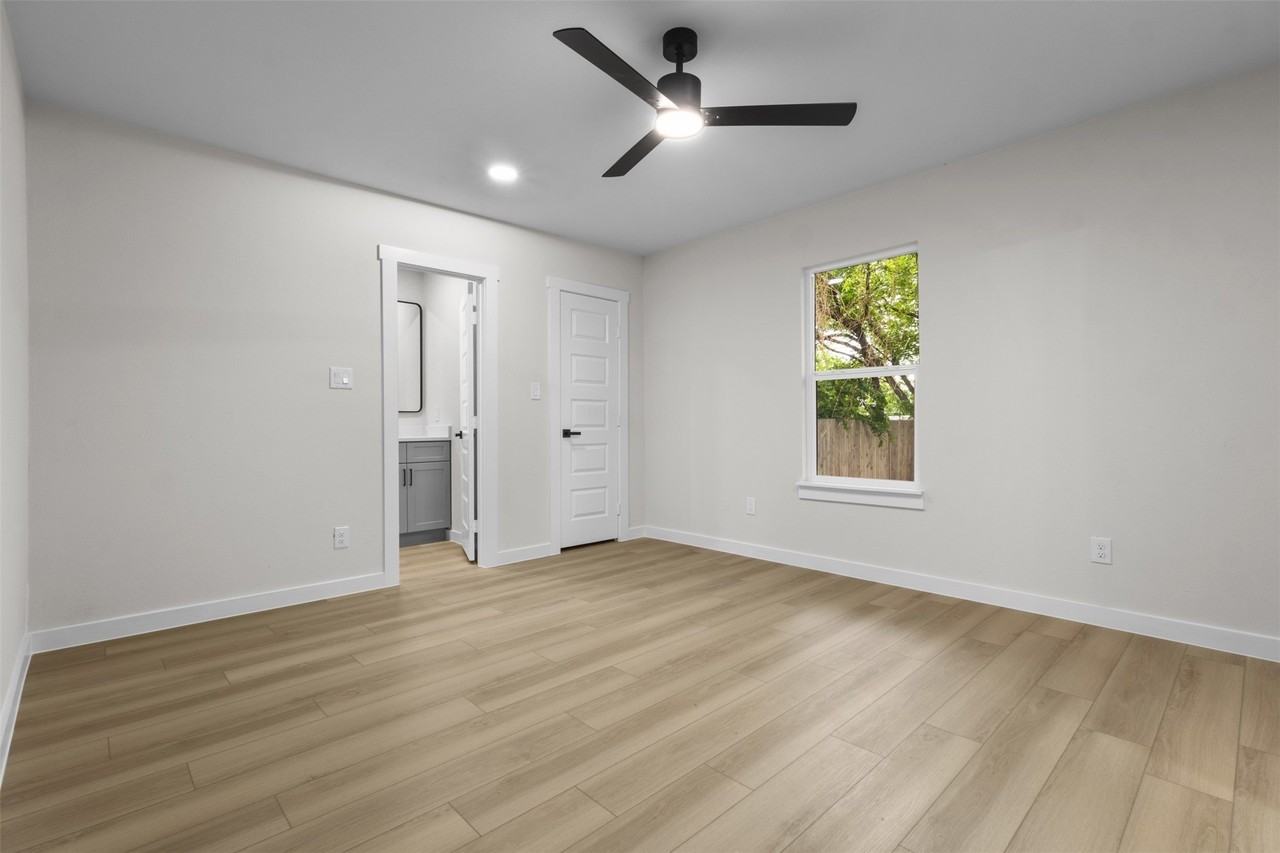 3216 Sharon St - Photo 6 of 15