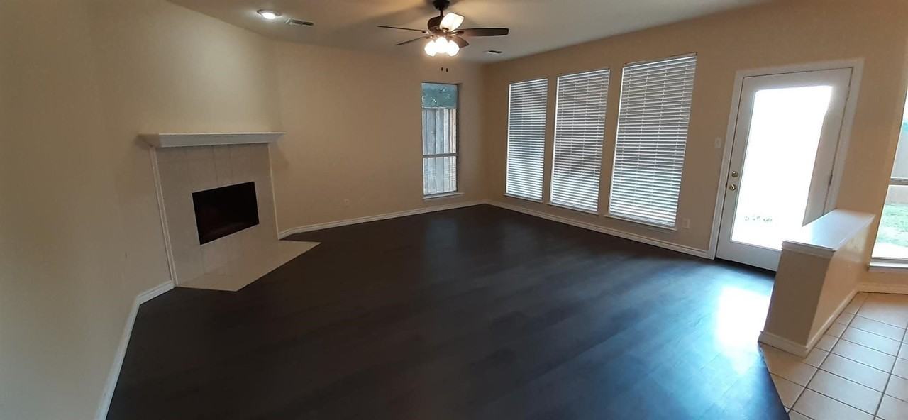 4526 Julian Dr - Photo 3 of 28