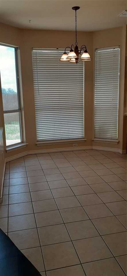 4526 Julian Dr - Photo 7 of 28