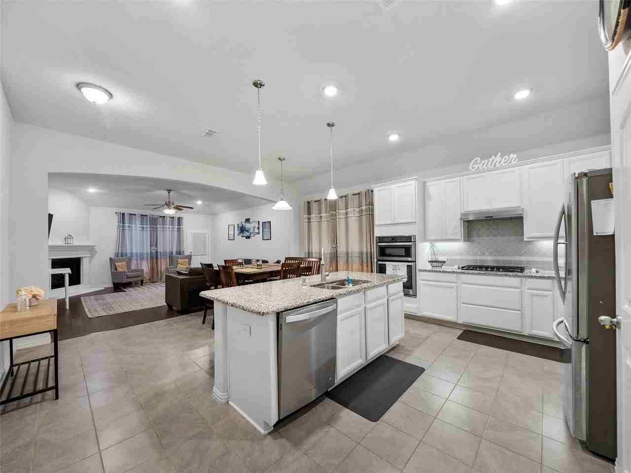 3017 Spring Creek Trl - Photo 5 of 17
