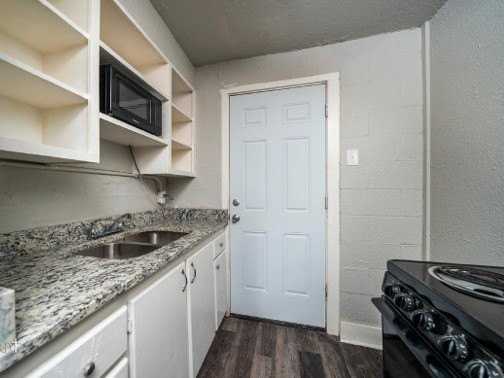 526 E North 7th St #14 - Photo 2 of 4