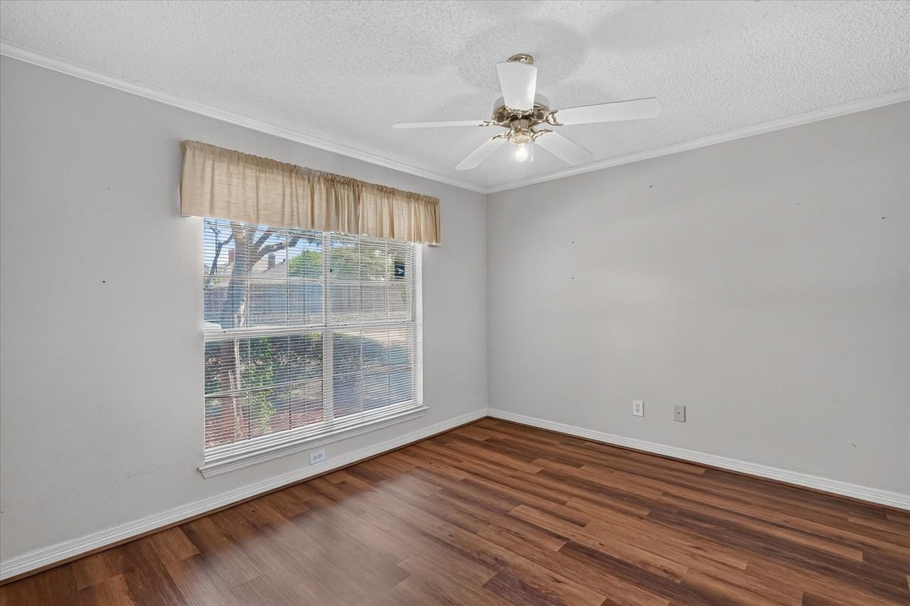 2667 Mum Dr - Photo 7 of 11