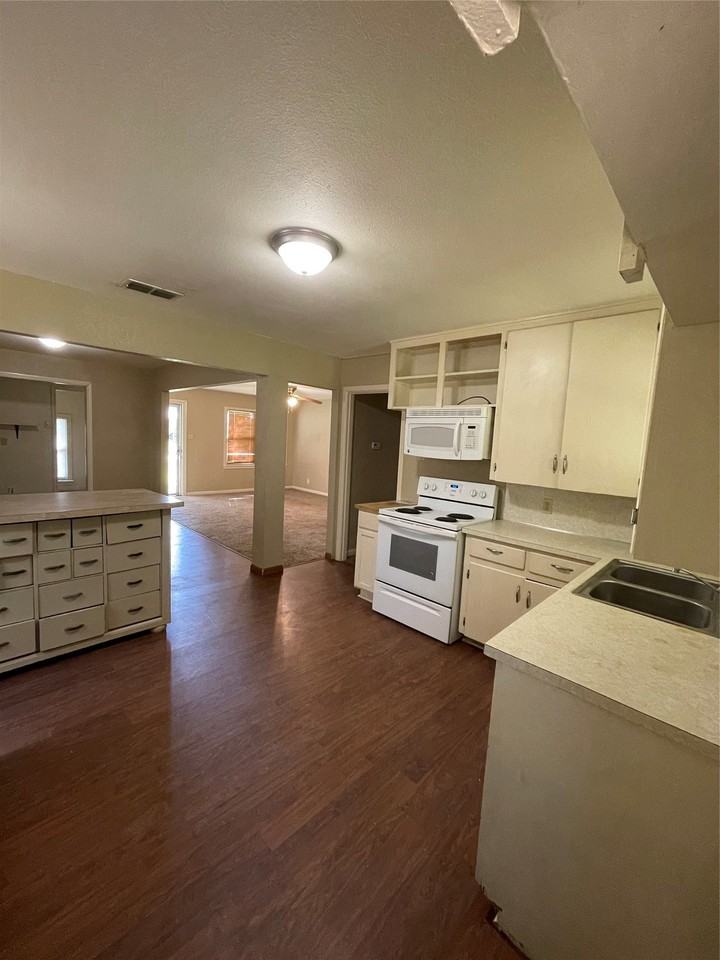 910 Westmoreland St - Photo 5 of 14