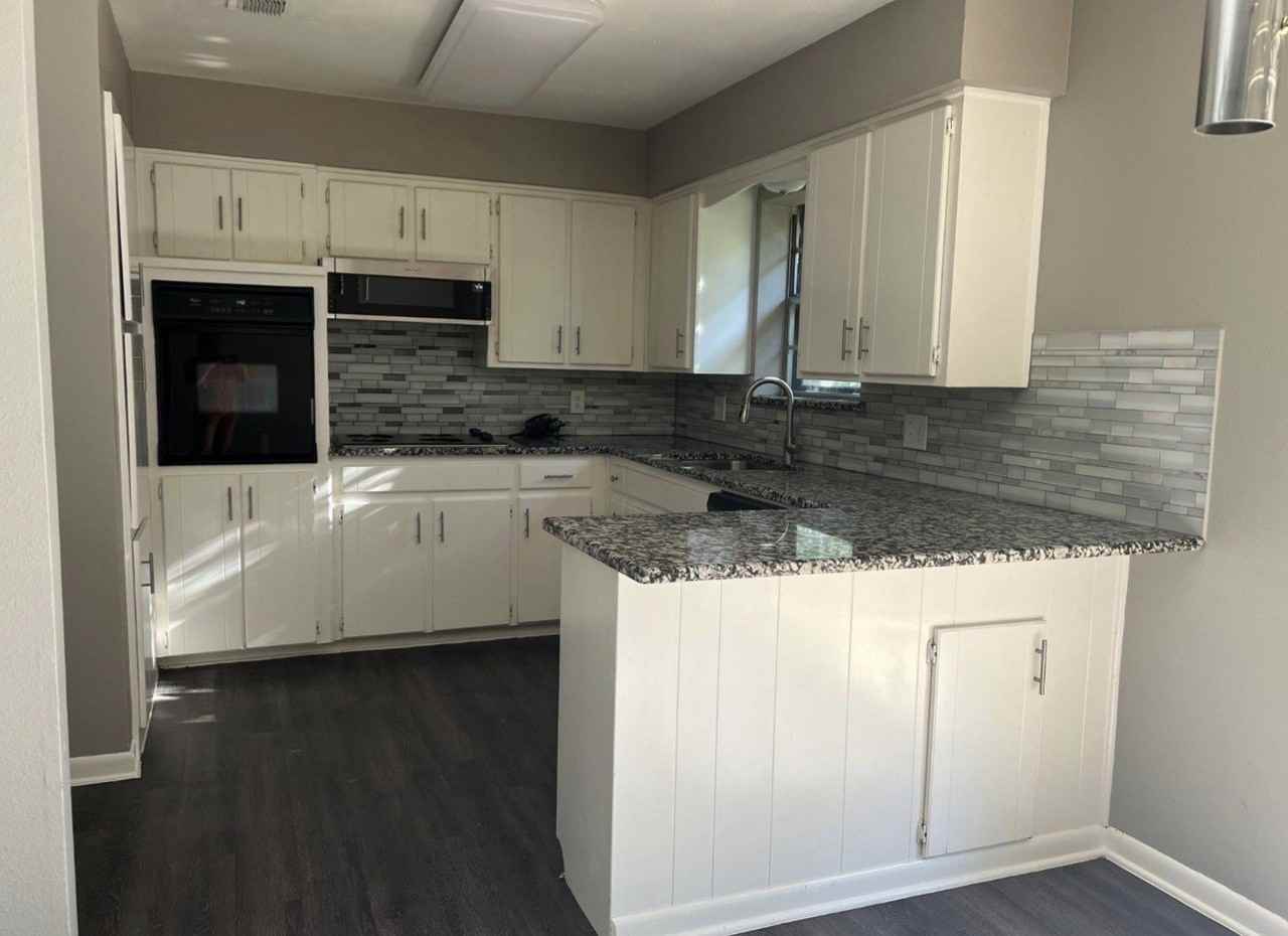2936 Hunting Dr - Photo 3 of 11