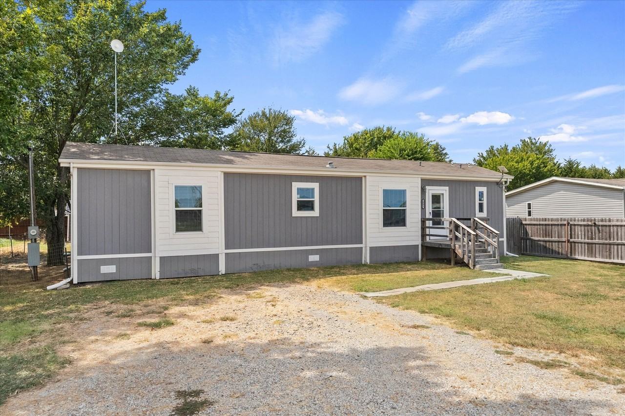 2995 County Road 1063 - Photo 2 of 28
