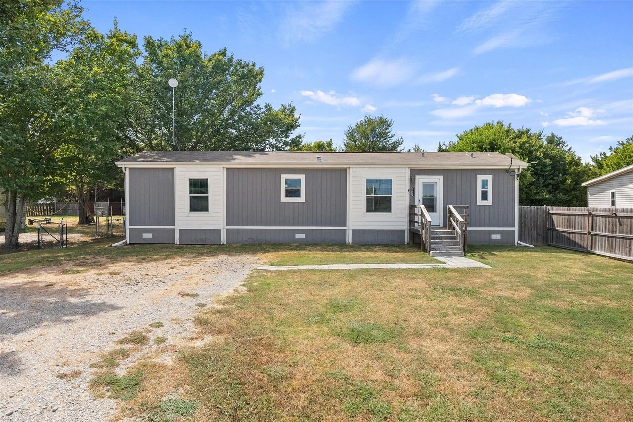 2995 County Road 1063 - Photo 3 of 28