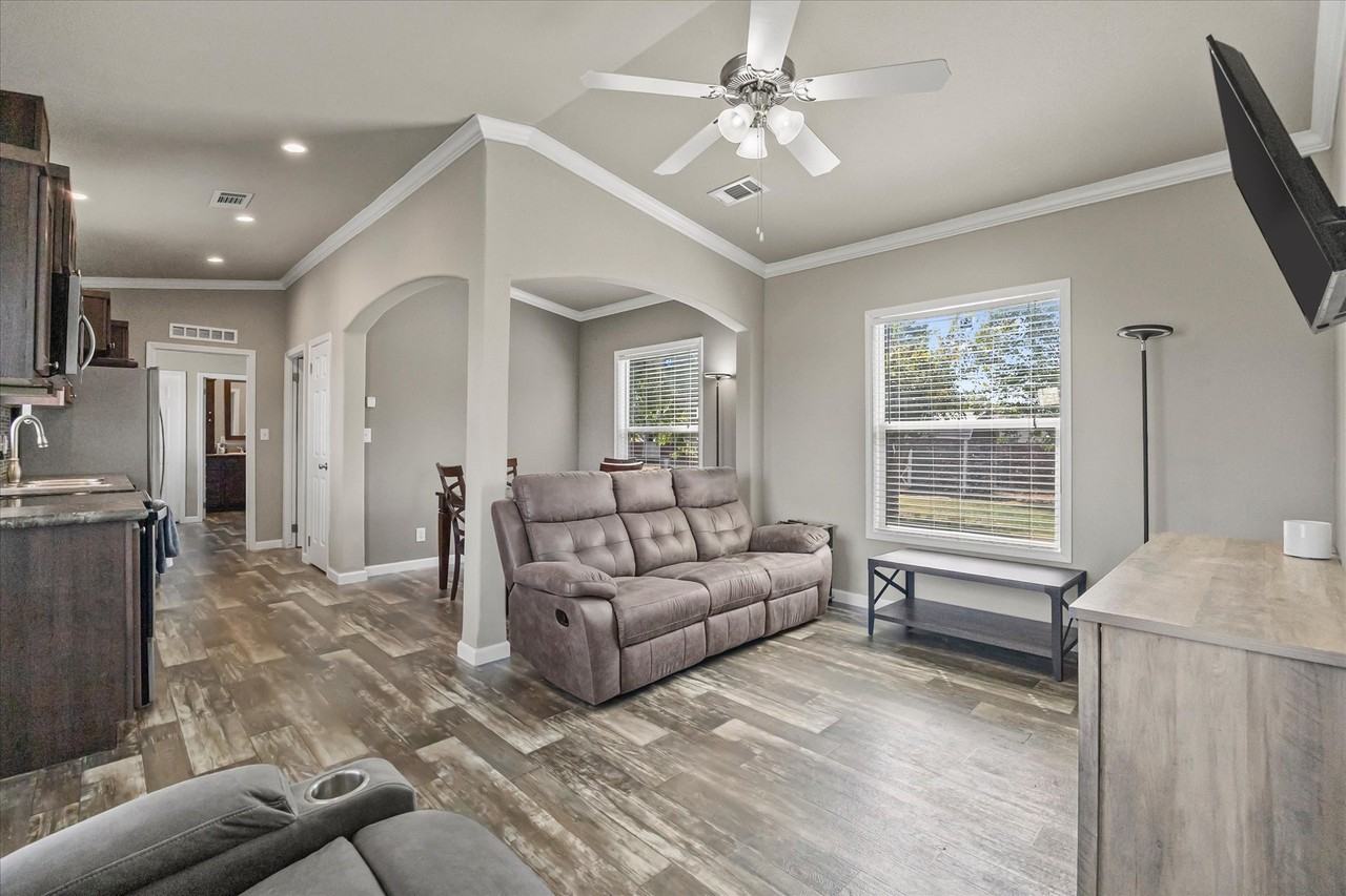 2995 County Road 1063 - Photo 4 of 28