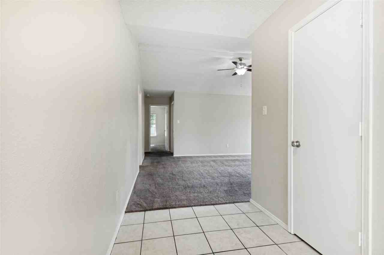 200 Cutting Horse Ln - Photo 6 of 25