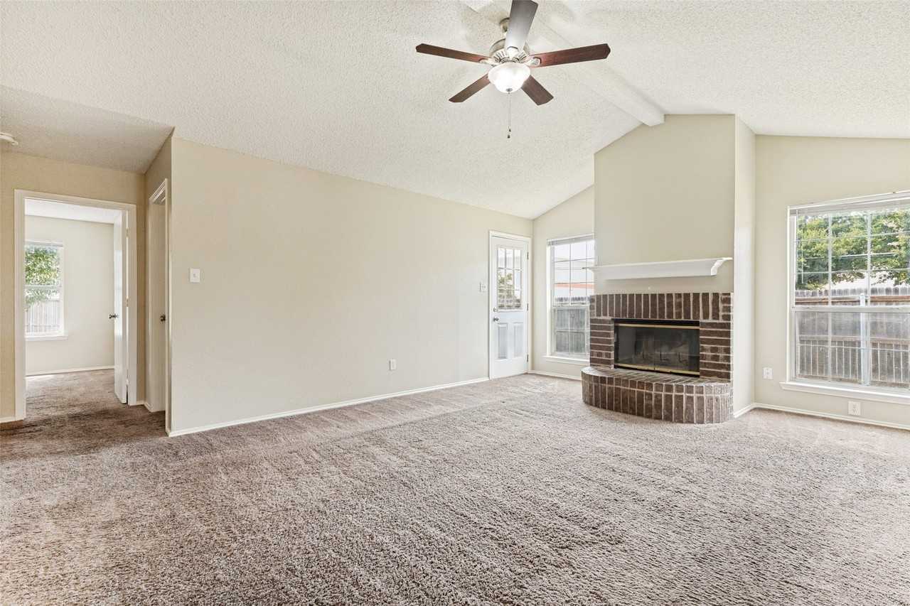 200 Cutting Horse Ln - Photo 7 of 25