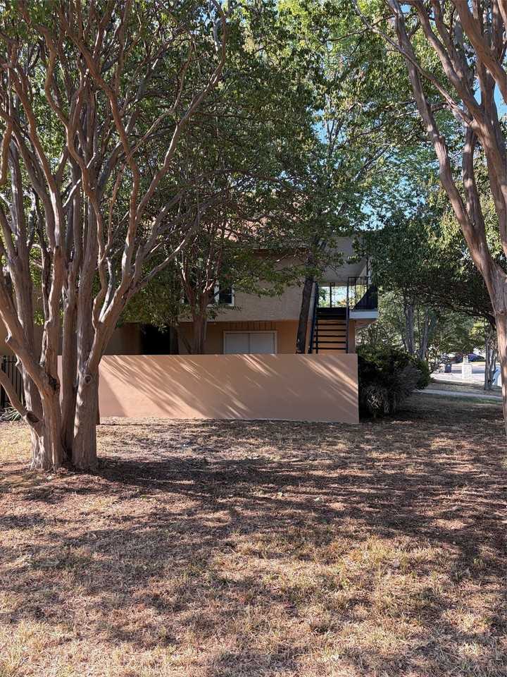2126 Fleur De Lis Ct - Photo 3 of 28