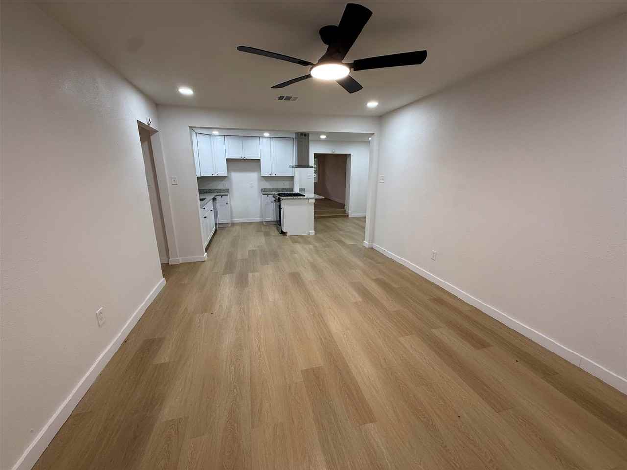 1918 Proctor Dr - Photo 3 of 14