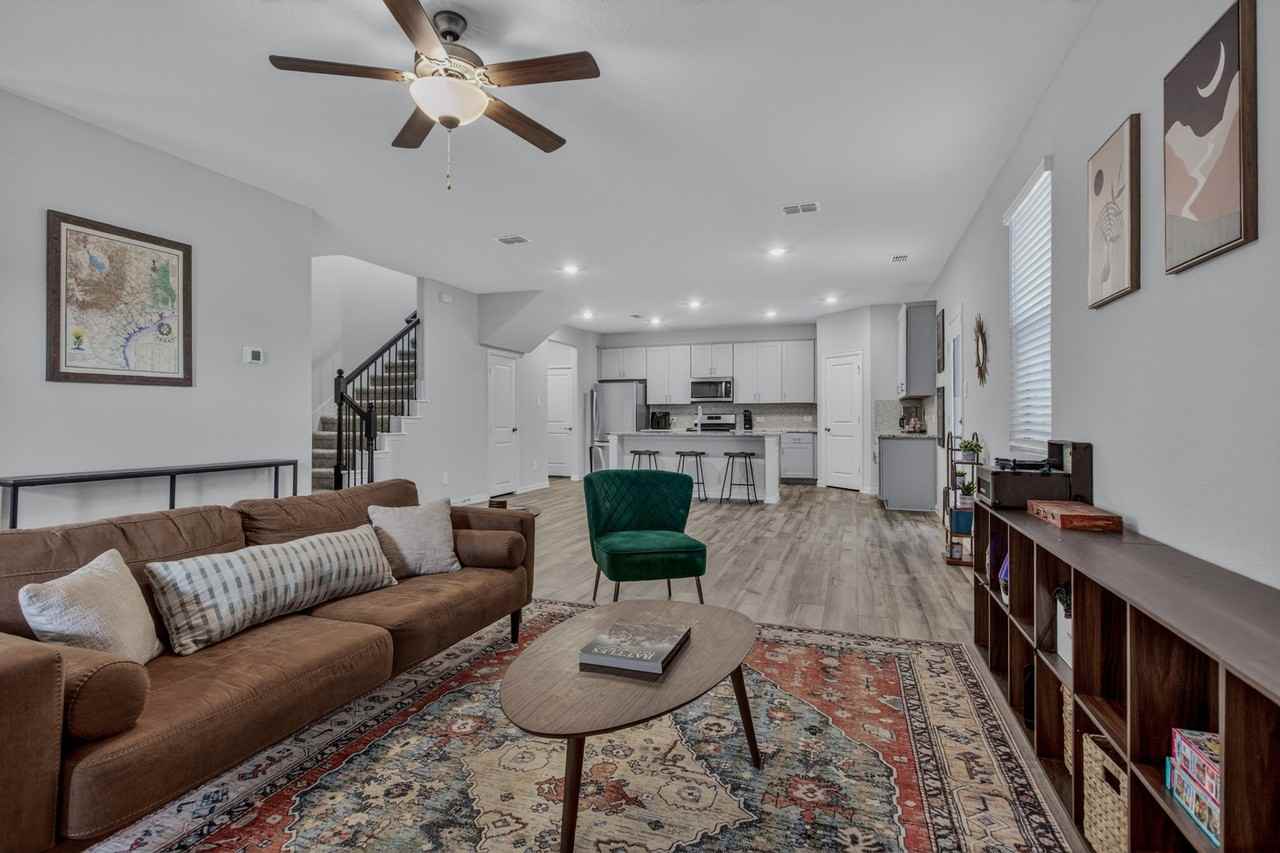 2617 Kings Canyon Mews - Photo 2 of 15