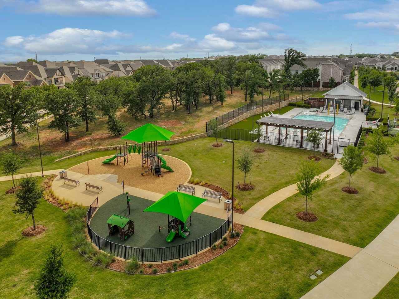2617 Kings Canyon Mews - Photo 5 of 15