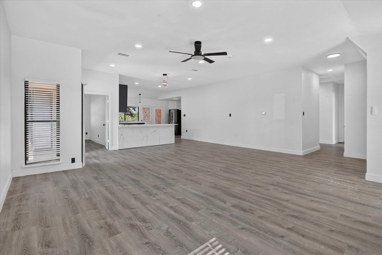 1800 Tree Line Dr - Photo 2 of 14
